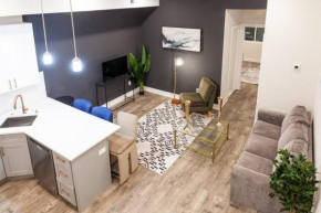 City Explorer's Dream - 3BR Gem with WiFi+Laundry